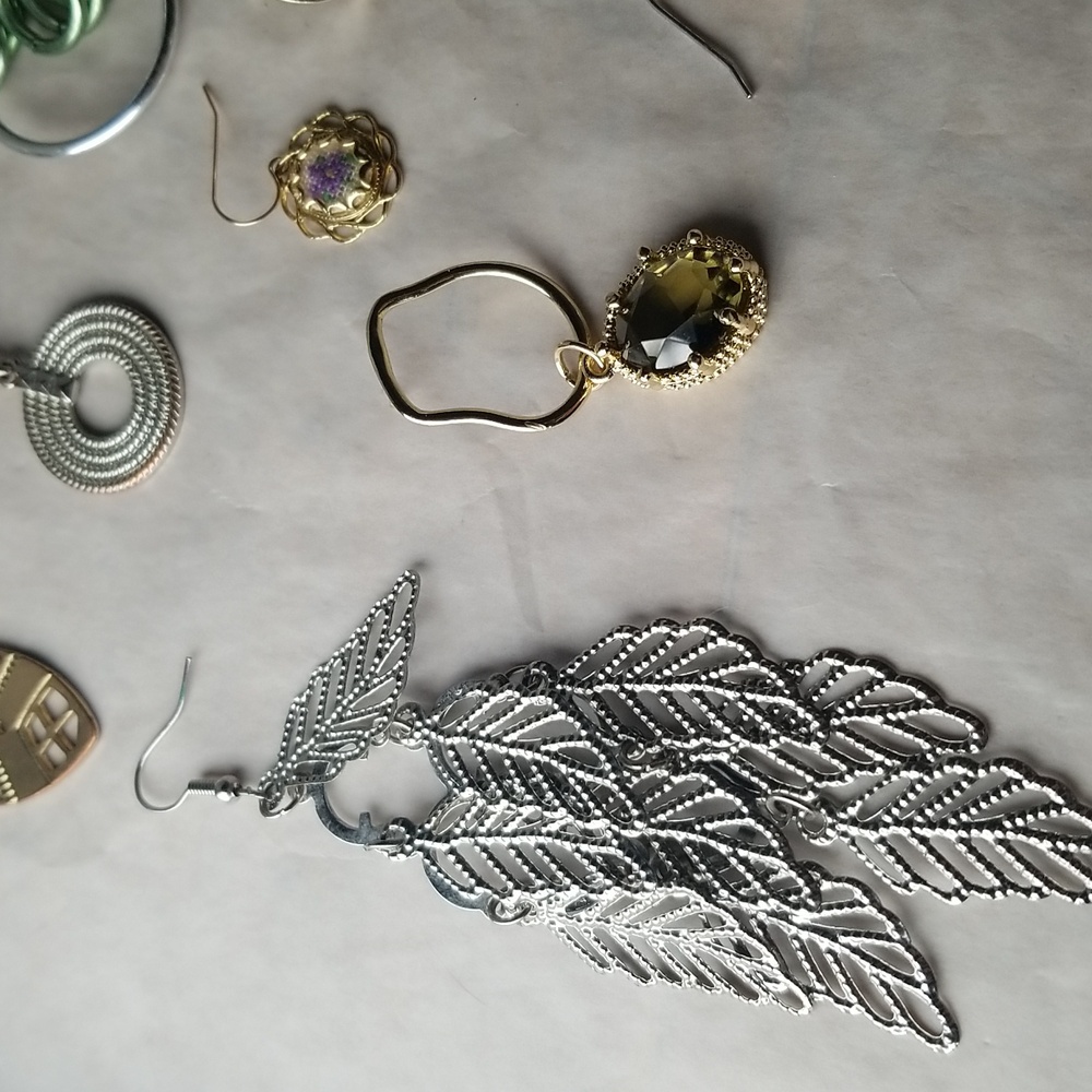 Single Earring Set - Picture 5 of 8